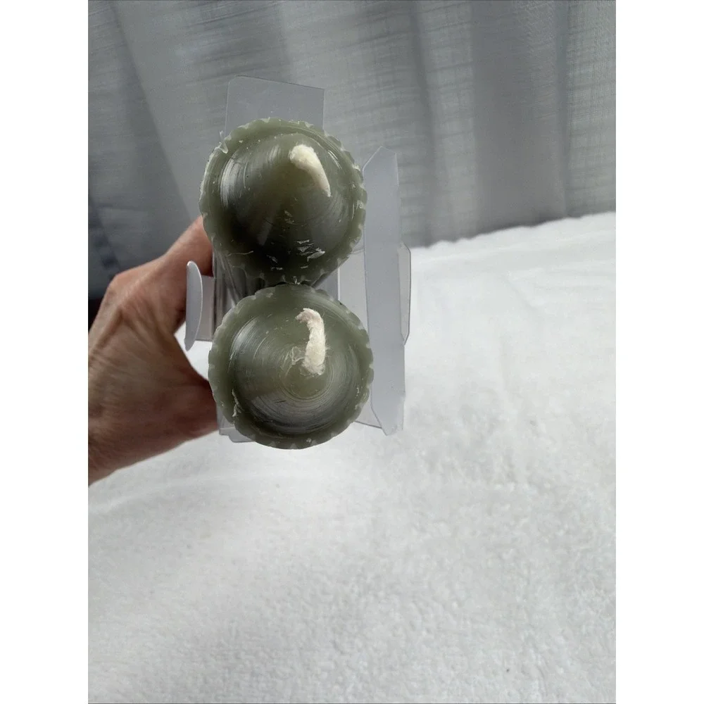 2 Root Gentry Ribbed Candles - 1.25 X 12